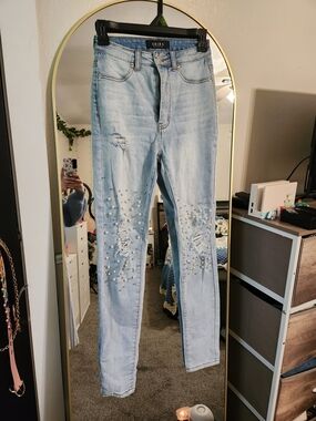 AKIRA Light Wash Pearl-Embellished Women’s Jeans